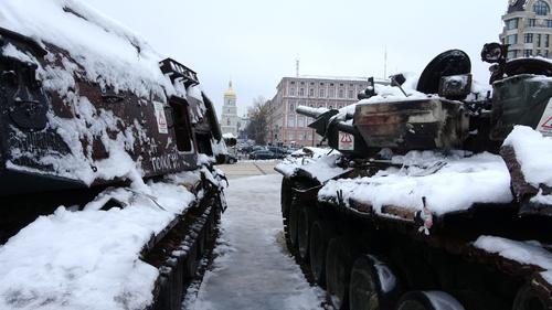 ВСУ столкнулись с дефицитом оружия на Луганском направлении   