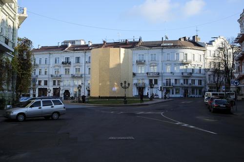 В Одессе демонтируют памятники Екатерине II и Суворову
