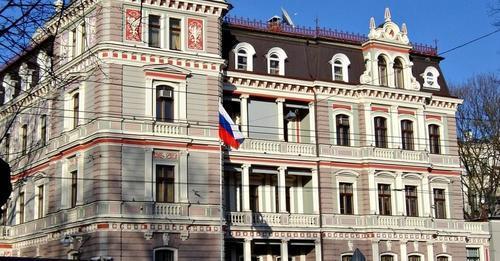 Латвия желает отключить электричество посольству России