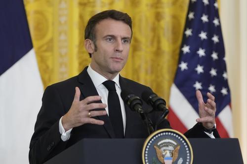 Президент Франции Макрон: развитие ситуации на Украине в ближайшее время позволит говорить о сроках возможных переговоров 