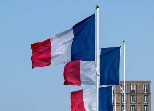 Politico: власти Франции неофициально признают, что не могут больше помогать Украине с оружием
