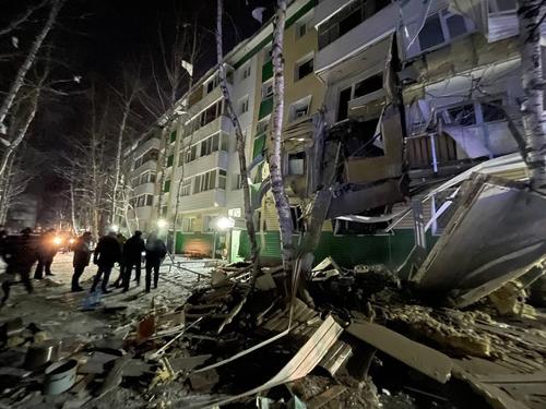 Четыре человека погибли при обрушении жилой пятиэтажки в Нижневартовске