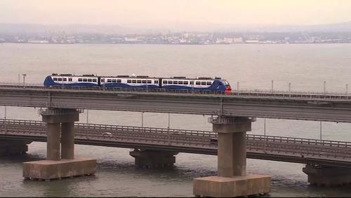 Путин дал поручение сократить сроки запуска железнодорожной части Крымского моста