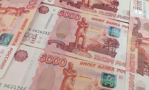 Пенсионерка из Омска перевела представившемуся брокером мошеннику около двух миллионов рублей