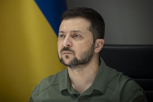 Политолог Марков: Зеленский приехал в Славянск, чтобы подбодрить украинских военных, которые массами гибнут в Артемовске
