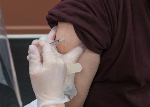 В Роспотребнадзоре сообщили, что от гриппа привились около половины граждан России