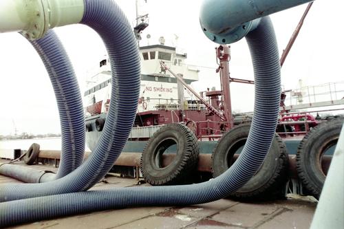 Грушко: Россия обеспокоена ситуацией у Босфора, где скопились российские нефтяные танкеры