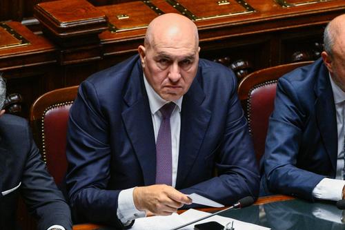 Министр обороны Крозетто: до конца года Италия не будет поставлять Киеву оружие