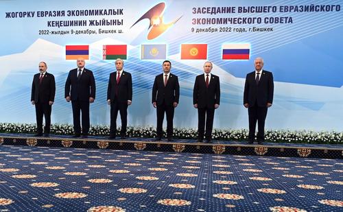 Лидеры стран ЕАЭС подписали по итогам саммита в Бишкеке пятнадцать документов