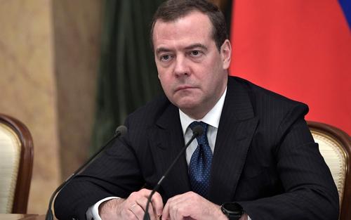 Медведев: самое главное для россиян сейчас — «общими силами противостоять той опасности, с которой столкнулось наше государство»