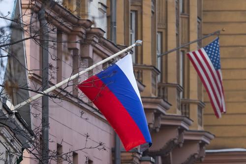 ТАСС: в Стамбуле проходит встреча дипломатов из России и США по «вопросам-раздражителям»