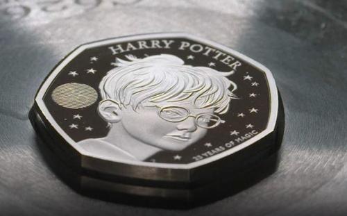 В Великобритании появились монеты с изображением Гарри Поттера