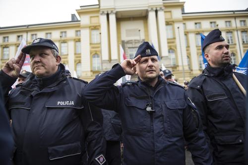 Вследствие взрыва подарка в штаб-квартире полиции Польша обратилась к властям Украины за разъяснениями
