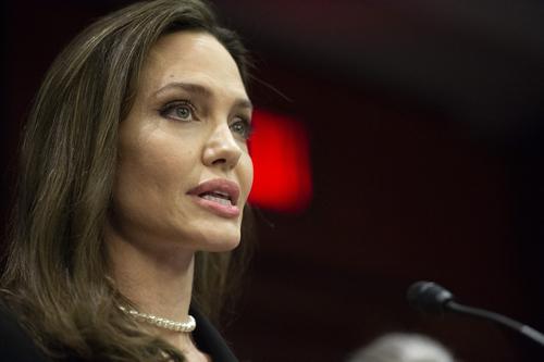 Анджелина Джоли оставила свою работу с беженцами под эгидой ООН