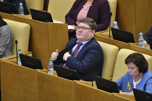 Депутат Госдумы Исаев:  уехавшие за границу россияне - налоговые нерезиденты не смогут заключать договоры об удаленной работе
