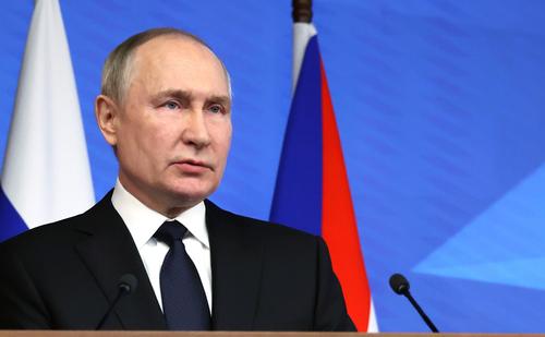 Путин заявил, что Россия имеет запас прочности в военной сфере 