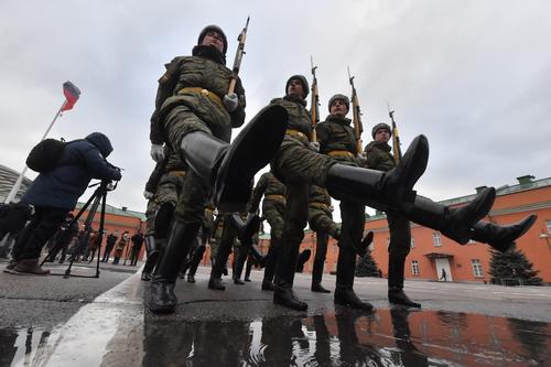 Эксперт Кнутов: увеличение срока службы в армии до двух лет не является «ключевым решением»  