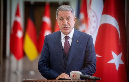 Министр обороны Турции Акар заявил, что конфликт в Украине «не завершится легко» из-за поддержки Киева Европой и США