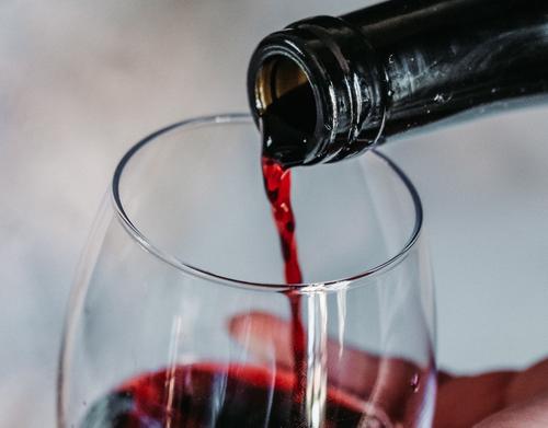 Специалист Роскачества Саркисян заявил, что холод позволяет замаскировать некачественное вино