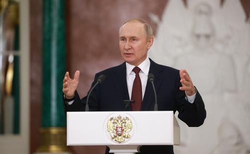Президент РФ Владимир Путин назвал объединение русского народа целью России