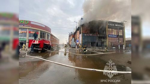 В станице Тбилисской Краснодарского края произошёл пожар в ТЦ «Вега»