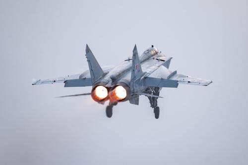 Командующий дальней авиацией Сергей Кобылаш: российские стратегические самолеты получат новые крылатые гиперзвуковые ракеты