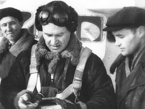 Пилот первого реактивного: исполнилось 110 лет Алексею Гринчику