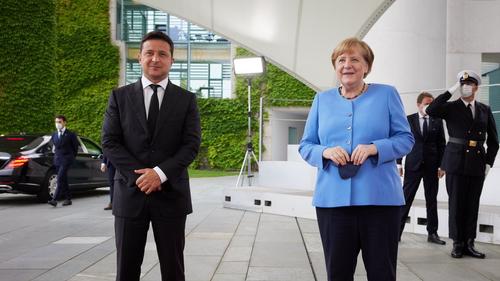 Лавров заявил, что экс-канцлер Германии Меркель несколько лет назад предлагала провести переговоры по Украине 