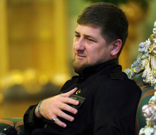 Кадыров доказал, что у него со здоровьем всё в порядке, выполнил 35 отжиманий после прямой линии