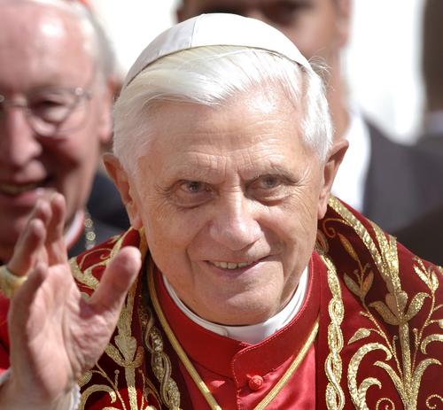 В Ватикане умер Папа Римский на покое Бенедикт XVI - ему было 95 лет
