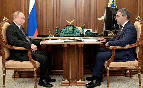 Путин провел в Кремле встречу с Фальковым