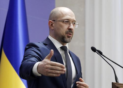 Шмыгаль заявил, что в 2023 году Украина рассчитывает получить 17 миллиардов долларов на восстановление страны