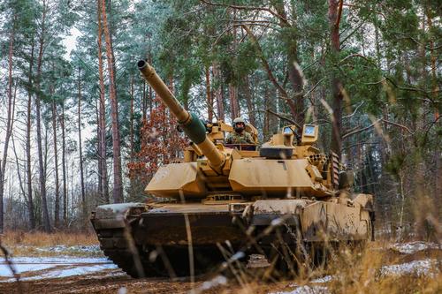 Военный эксперт Бартош: страны Запада отказываются от поставок тяжелых танков Украине в связи с непрочными мостами страны 