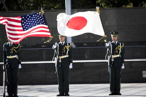 В Японии началось строительство базы для учений палубной авиации ВМС США