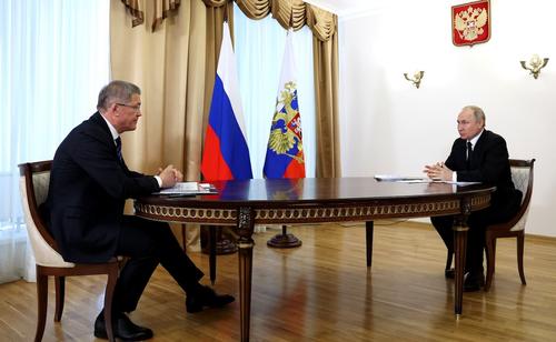Путин провел в Уфе рабочую встречу с главой Башкирии Хабировым