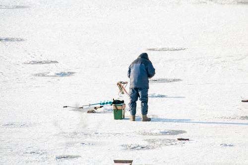 В Республике Марий Эл сотрудник полиции спас рыбака, провалившегося под лед 