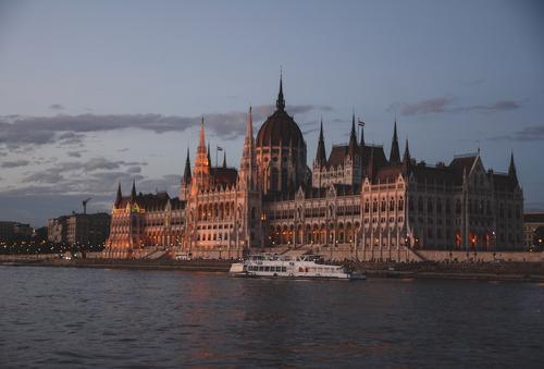 97% граждан Венгрии выступили против антироссийских санкций ЕС