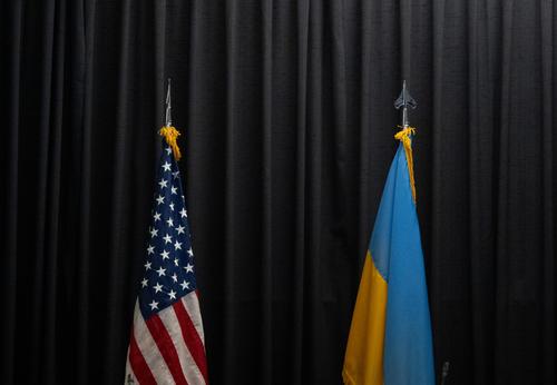 Офицер ЦРУ Джиральди: США отправляет своих представителей на Украину с целью усиления контроля за поставляемым вооружением 