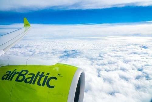 Глава латвийской авиакомпании AirBaltic дал понять, что латышский язык ему не нужен