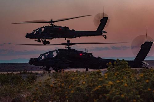 Минобороны Британии опровергло данные Mirror о передаче вертолетов Apache Украине