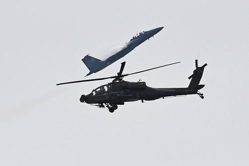 The Daily Mirror: Великобритания передаст Украине несколько вертолетов Apache, вооруженных ракетами Hellfire