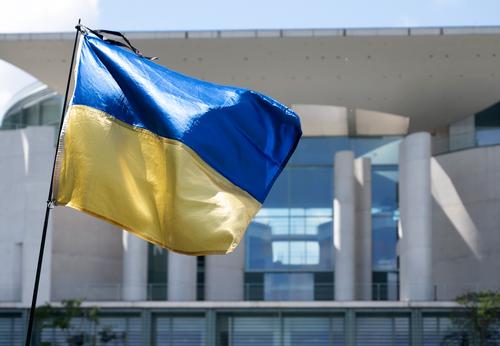 Полковник Баранец: Украина идет на отчаянные решения и бросает на передовую гражданских  