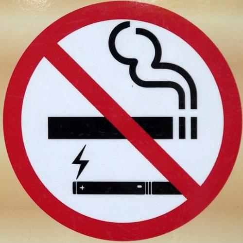 В Латвии хотят запретить продажу сигарет родившимся после 2009 года