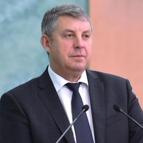 Губернатор Брянской области Богомаз ответил попросившим поднять зарплаты водителям «скорых»: а как солдаты живут