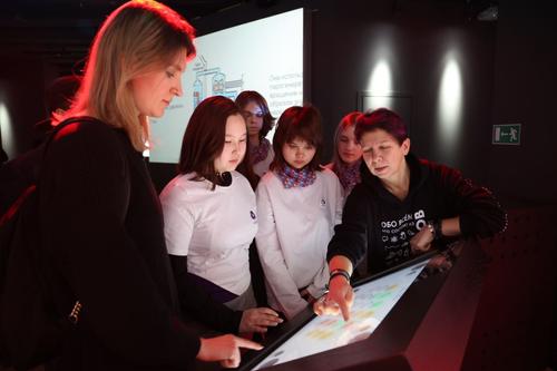Мультимедийная выставка о советском атомном проекте открылась в Челябинске