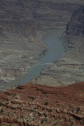 По мере того, как река Колорадо пересыхает, Вашингтон готовится ввести ограничения на воду
