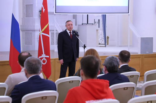 Губернатор Петербурга рассказал горожанам об уборке города в прямом эфире
