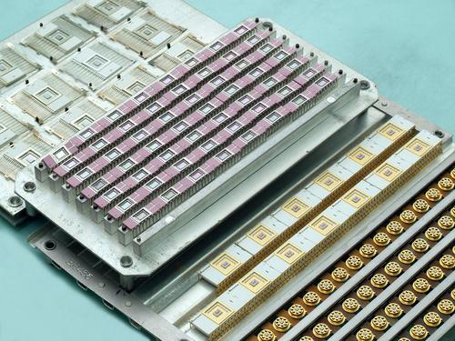 В Минпромторге сообщили, что производство чипов для электронных загранпаспортов в России не приостанавливалось