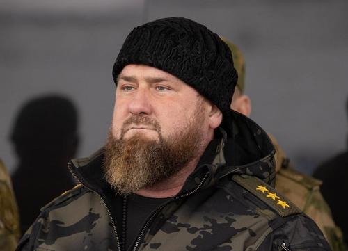 Депутаты чеченского парламента предложили дополнить должность главы республики Рамзана Кадырова титулом «отец народа»
