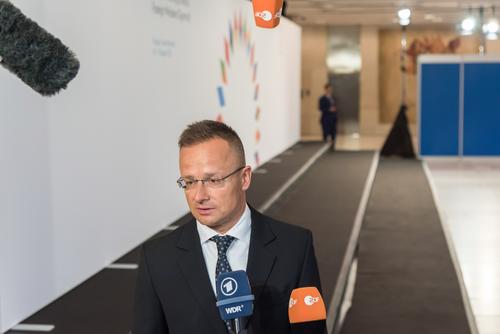 Глава МИД Венгрии Сийярто: никто, включая посла, не может вмешиваться во внутриполитические дела страны